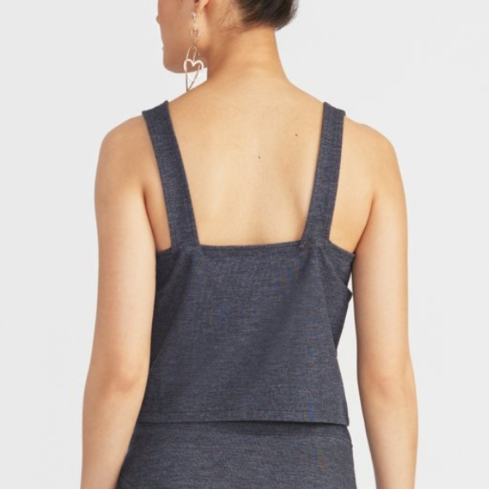 🖤Emmy Sleeveless Crop Top - Picture 3 of 8